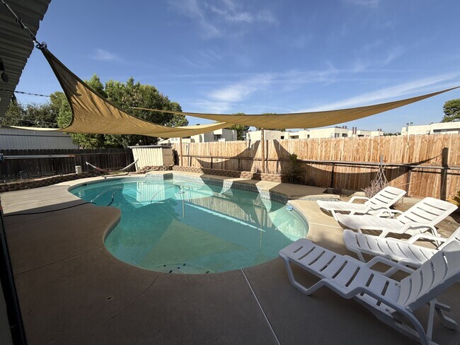 Photo - 6504 Edgemont Dr