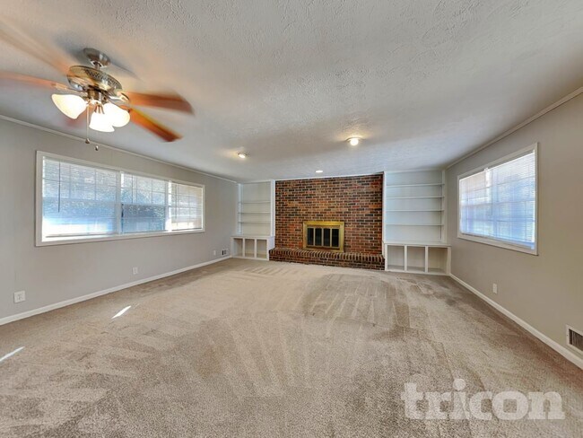 Photo - 1382 Peggy Ln NW