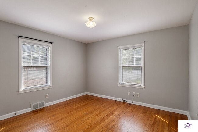 Photo - 3825 Cuming St Unit 3825 CUMING ST