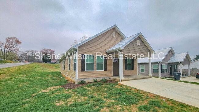 Photo - 912 Worth St