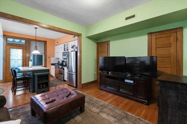 Photo - 505 W Fullerton Pky Unidad 1