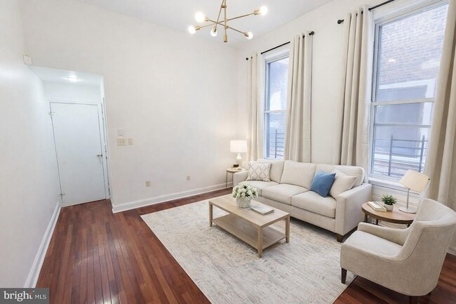 Building Photo - 1828-1800 Green St Unit 1R