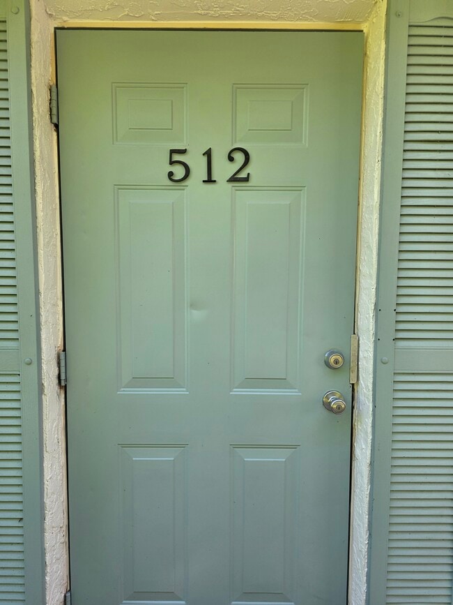 Building Photo - 512 13th Pl Unit 512