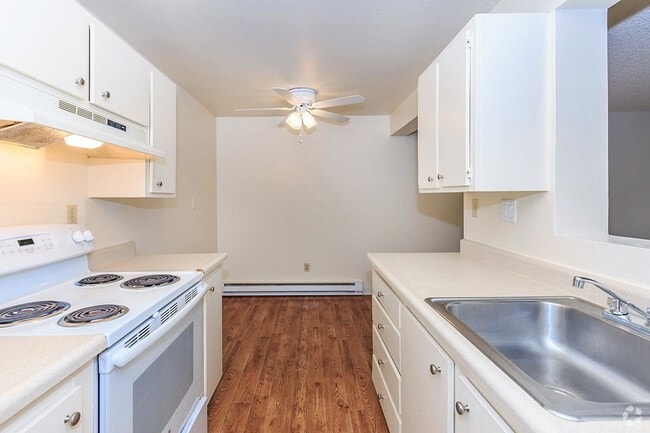 walk through kitchens! - Abalon Pointe Rental