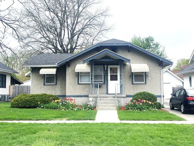 Building Photo - Cute Bungalow in Downtown Ames