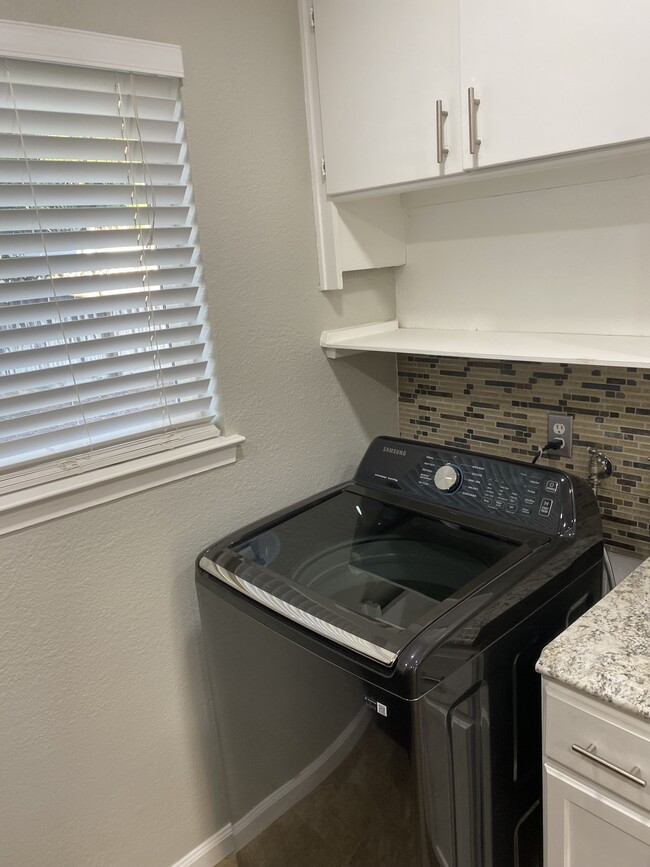 Photo - 17059 Mattie St