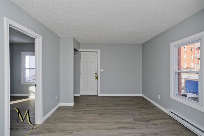 Photo - 131 Center St