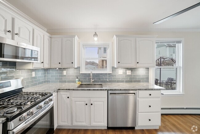 Building Photo - 93 Foster St Unit B Rental