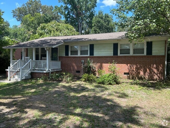 Building Photo - 2807 Holt Dr Rental