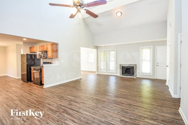 Photo - 4800 Victoria Ln