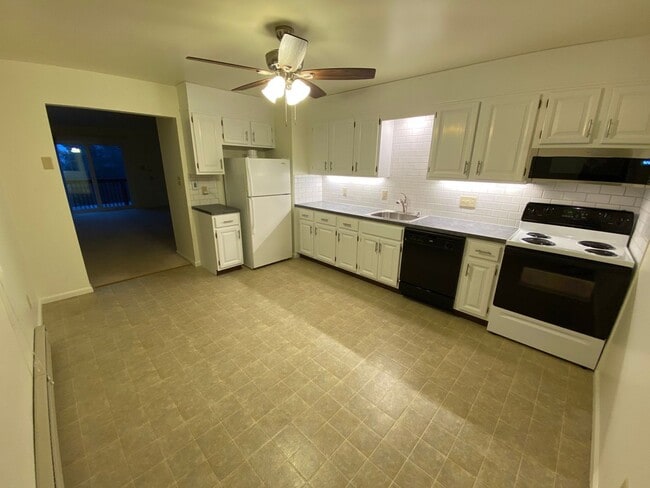 Photo - Modern 2 Bedroom 1 Bath Apartment on 2nd Floor! Unit 85C