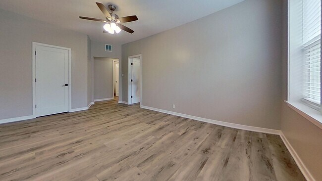 Photo - 1331-41 W. Addison