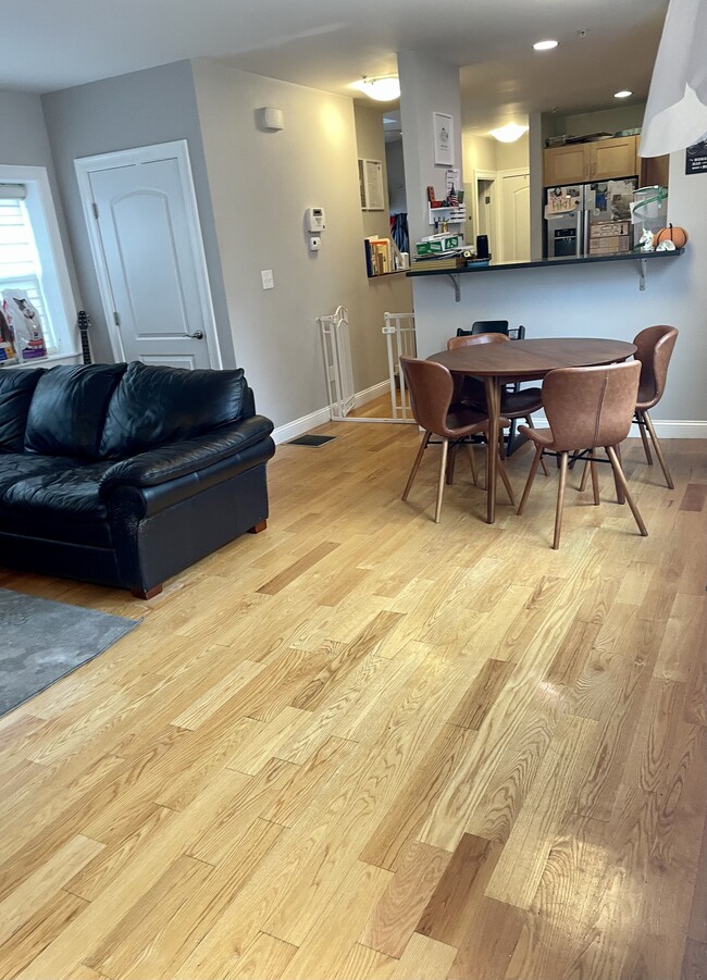 Dining area - 11 Oakland St