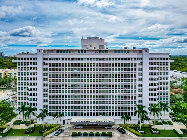 Building Photo - 700 Biltmore Way Unit 1017