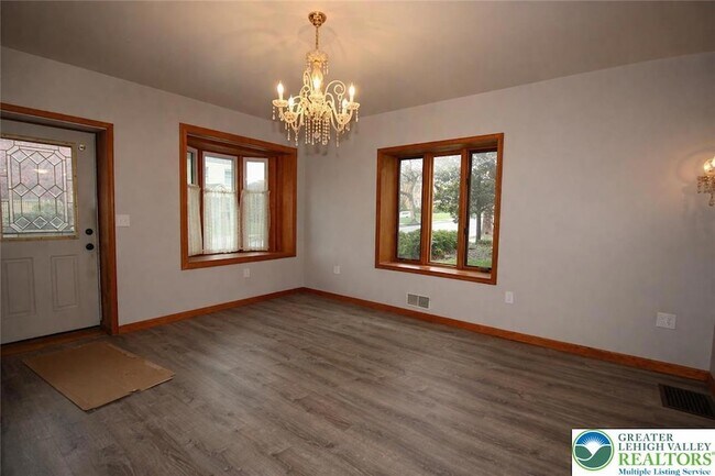 Photo - 513 Cattell St