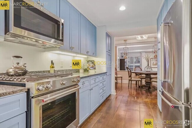 Building Photo - 46 Beacon St Rental