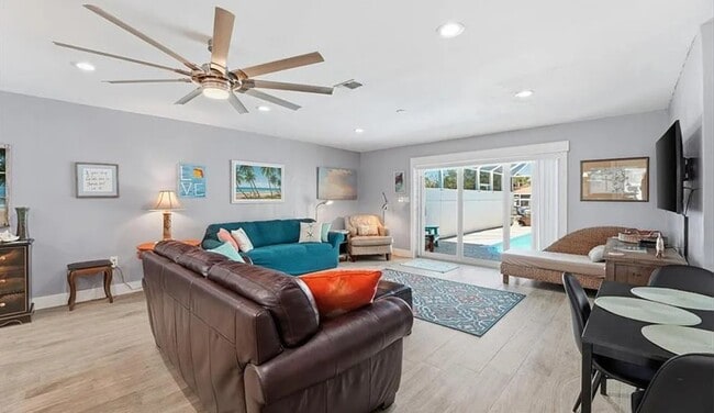 Photo - 4836 Esplanade St