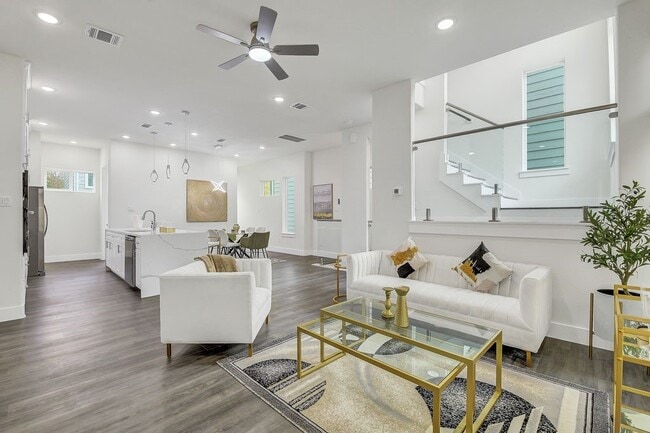 Building Photo - 6713 St Augustine St