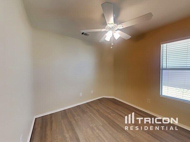 Photo - 1712 Vineridge Ln