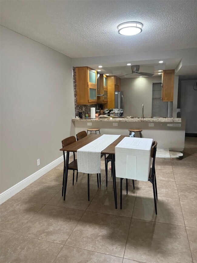 Photo - 3010 N Course Dr Unidad 202