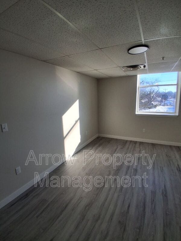 Building Photo - 731 E Crawford St