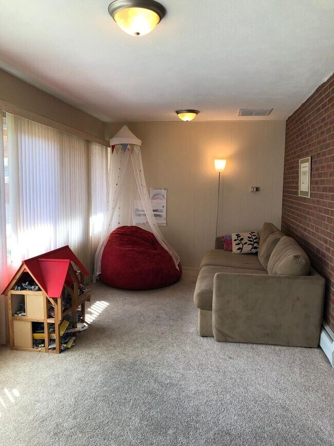 Photo - 355 S Newport Way