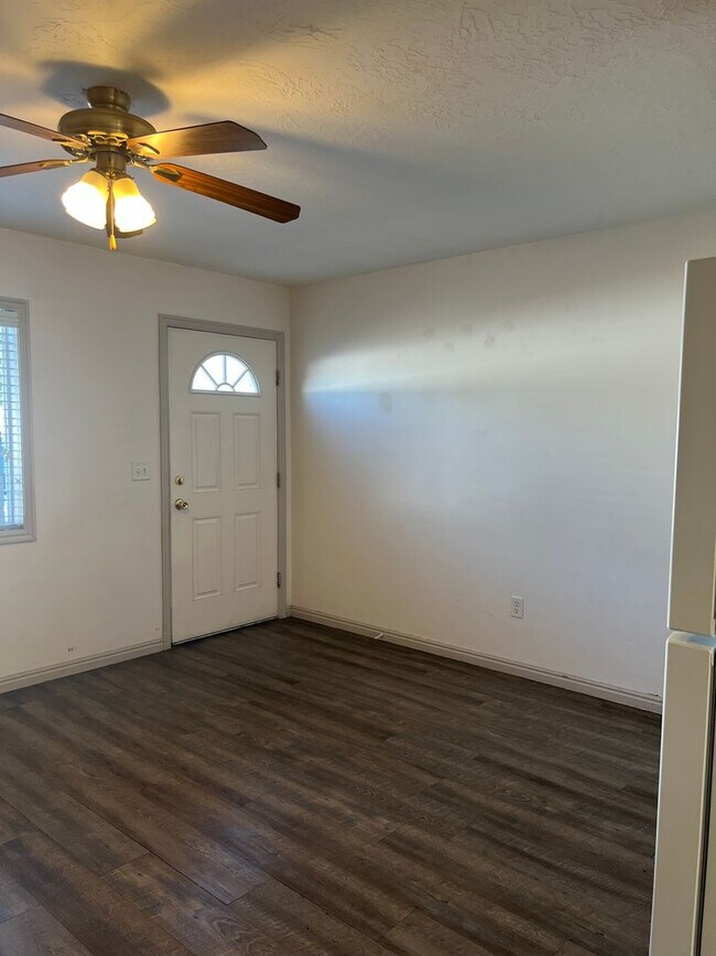 Photo - 2 bed 1.5 bath unit in the Meadows