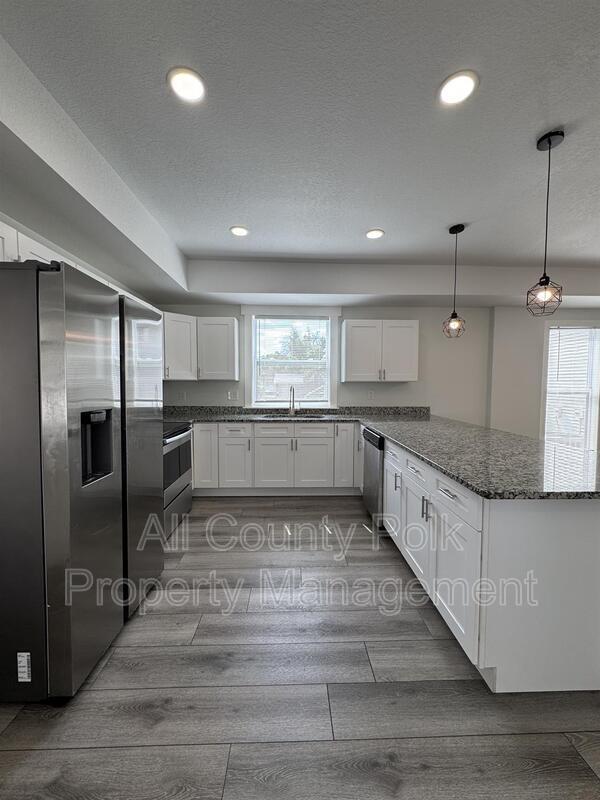 Photo - 1044 W Lime St