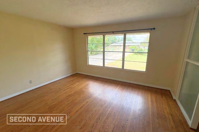 Photo - 202 Timber Ln