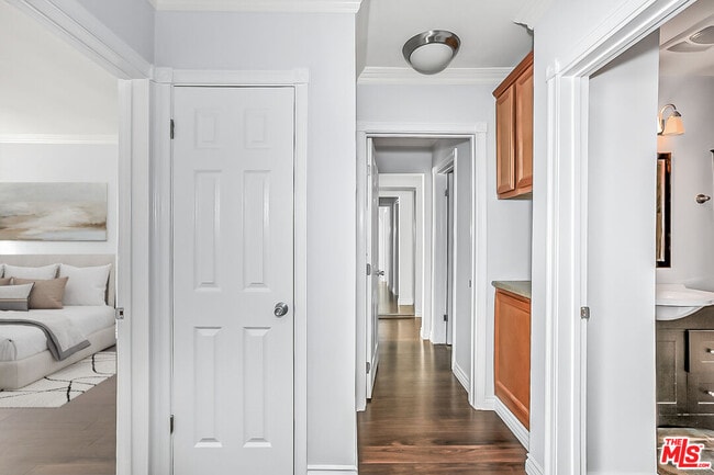 Photo - 1030 N Orange Grove Ave Unit 204