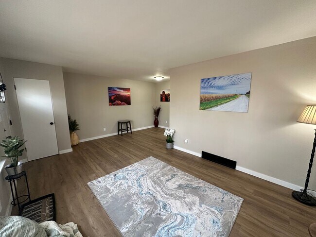 Photo - 1126-1128 Byron Ave. Apartamento Unidad 1126 Byron Ave.