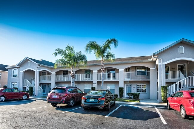 Photo - UPDATED GROUND FLOOR CONDO CLOSE TO 1-75