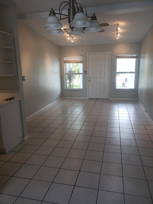 Photo - 491 3rd Ave