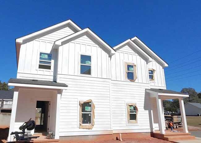 Building Photo - 231 Pine Needle Rd Rental