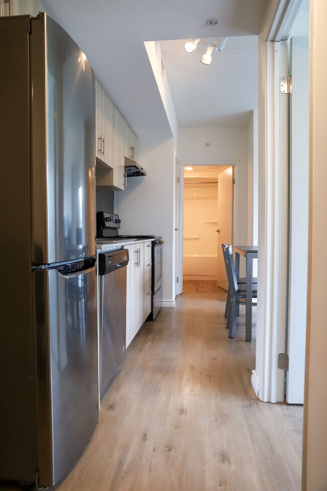 Photo - Student Condo Behind Laz Building! Unit B216