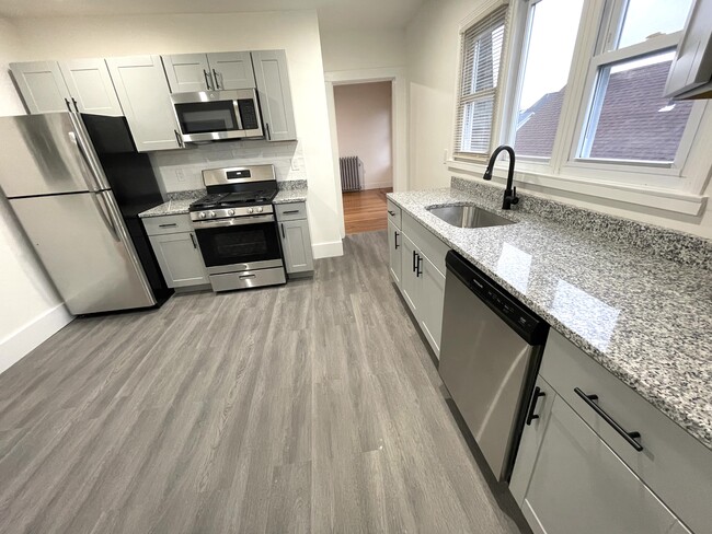 Photo - 32 Bowen Ave Unit 3