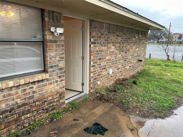 Photo - 210 W 4th St