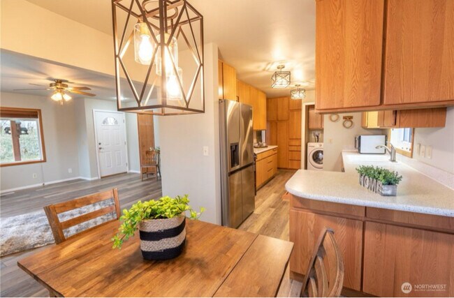 Photo - 21855 Rd 7 NW
