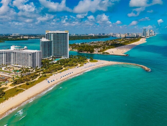 Building Photo - 10275 Collins Ave Unit 802