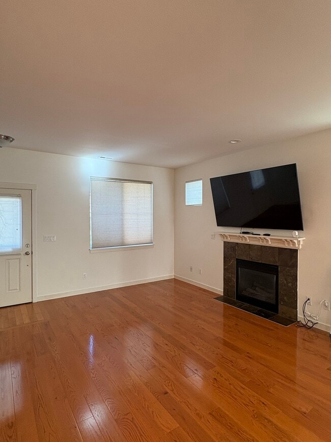 Photo - 1234 51st St NE