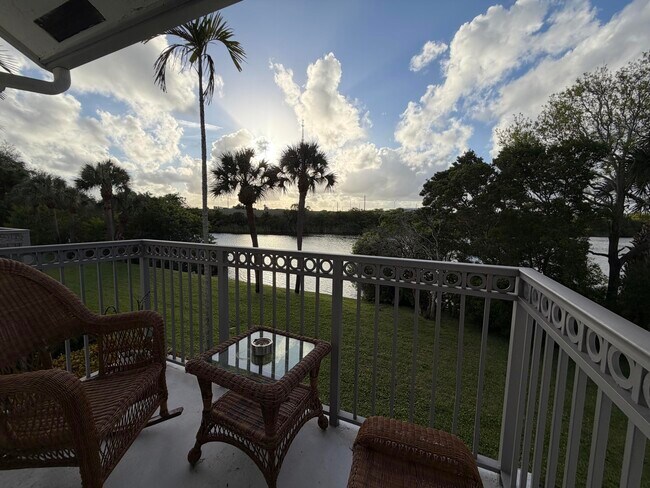 Photo - 2052 Alta Meadows Ln