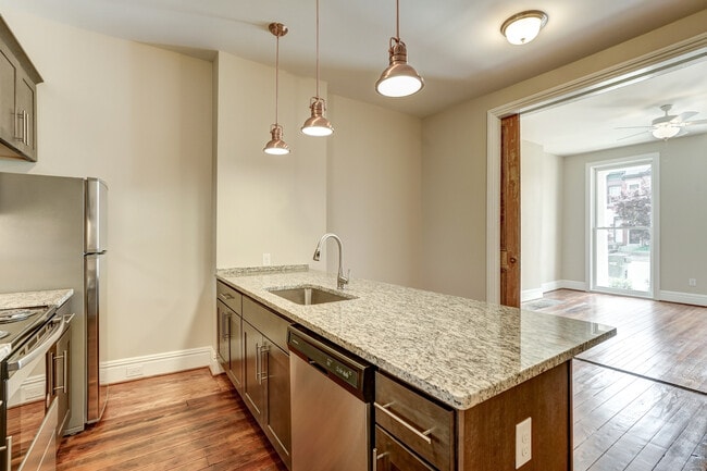 Photo - 14 1/2 W Leigh St