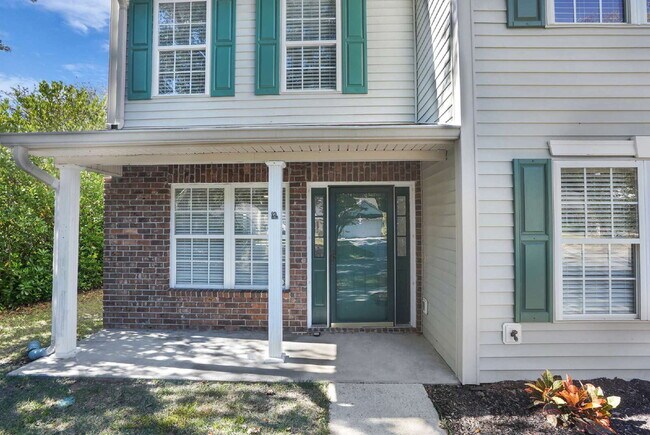 Photo - Bright and Airy Three Bedroom Home in Lake...