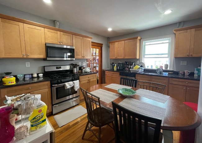 Building Photo - 62 Frederick Ave Unit 1 Rental