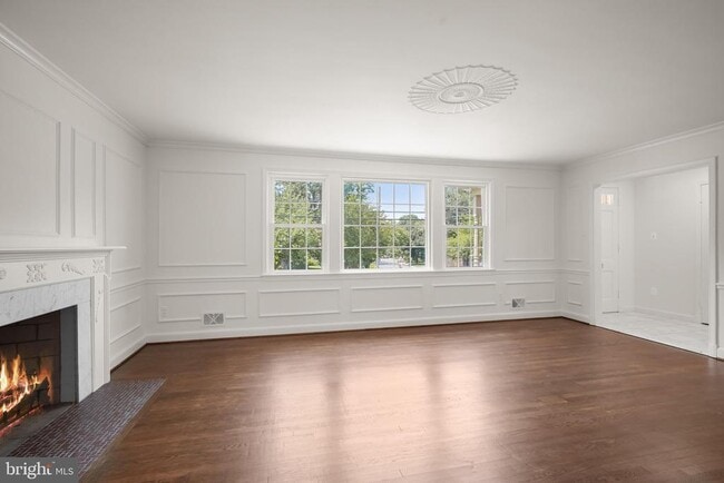 Photo - 7109 Radnor Rd