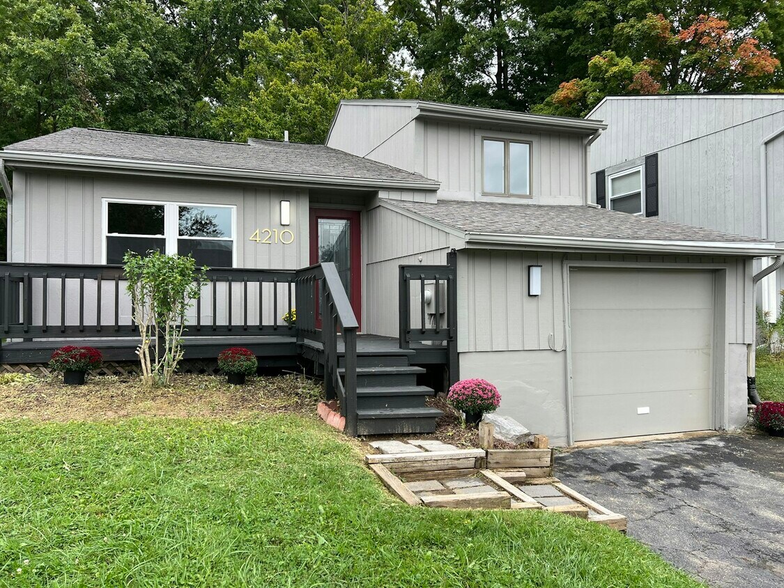 Photo - 4210 Burningtree Road