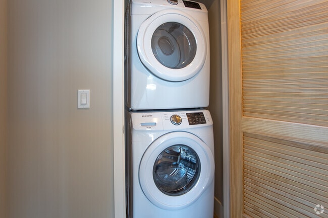 2BR, 2BA-1845 SF