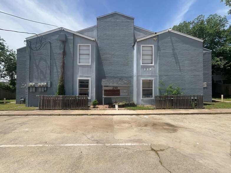 Photo - 219 Fry St