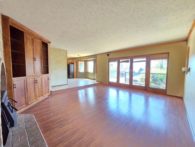 Photo - $3,800 - 5 Bed / 4 Baths Stunning Northwood Home with Views