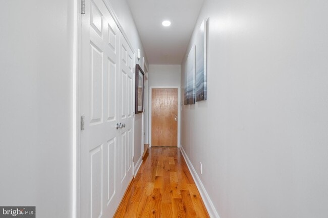 Photo - 13-313 N Front St